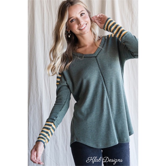 Tops - ❤️LAST 1! V Neck Waffle Knit Stripe Contrast Top!